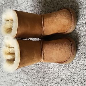 Ugg boots usted size  9 kids